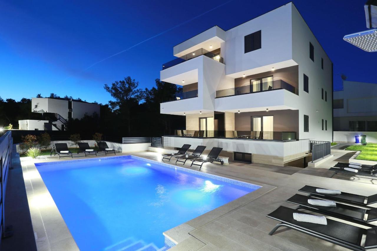 Villa Ankora 2 With Heated Pool Биоград на Мору Екстериор снимка