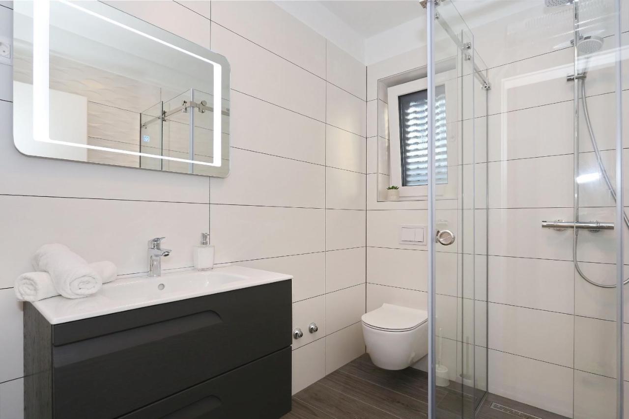 Villa Ankora 2 With Heated Pool Биоград на Мору Екстериор снимка