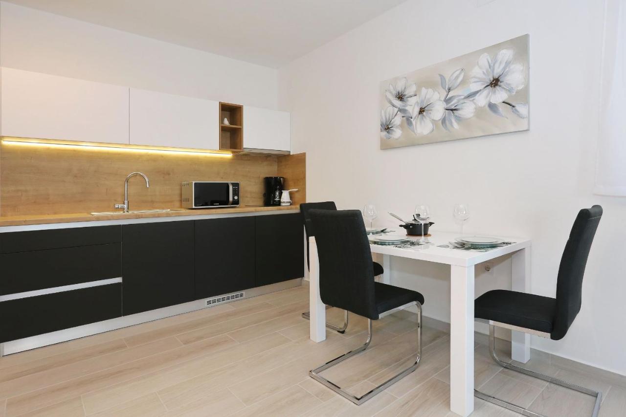 Villa Ankora 2 With Heated Pool Биоград на Мору Екстериор снимка