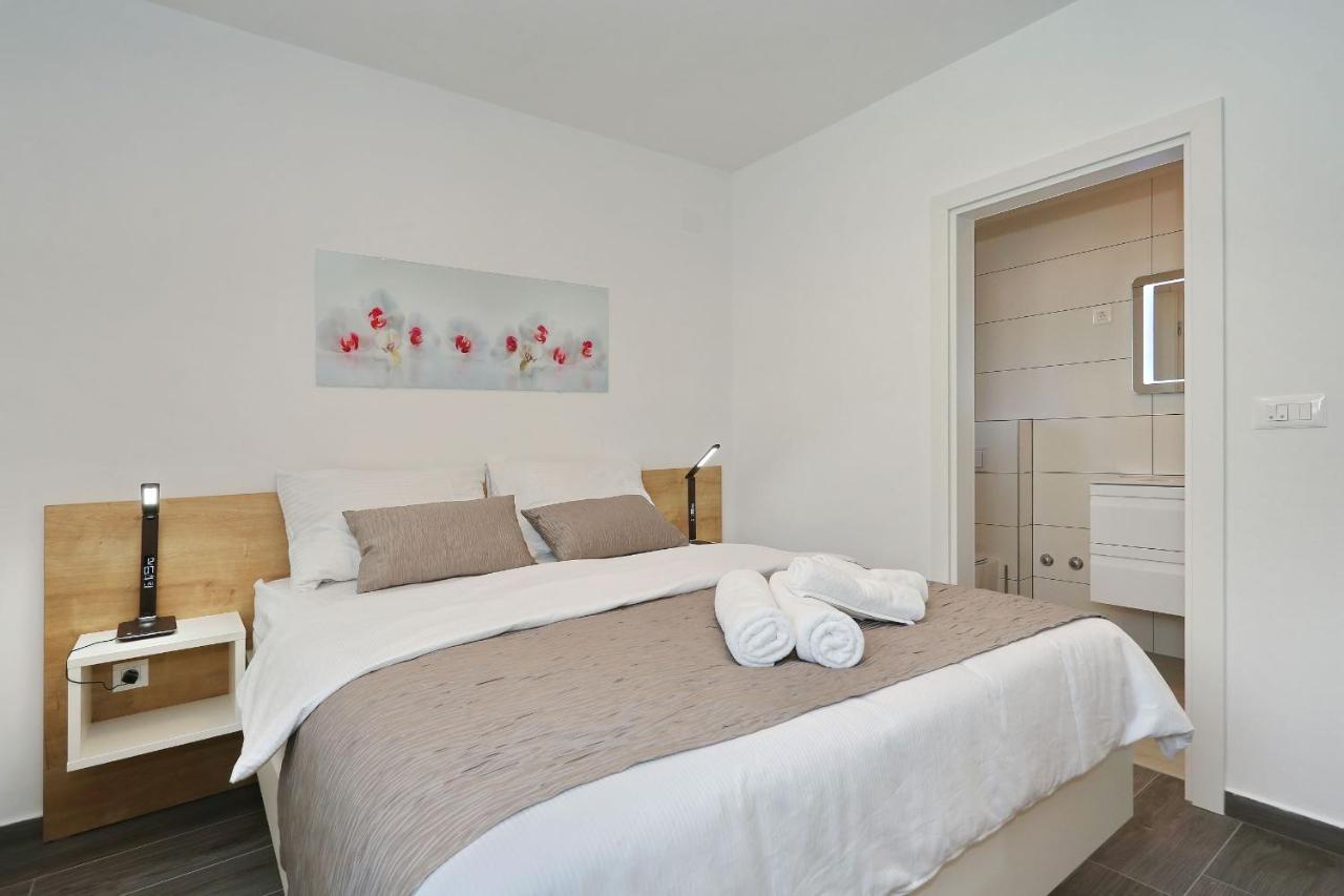 Villa Ankora 2 With Heated Pool Биоград на Мору Екстериор снимка