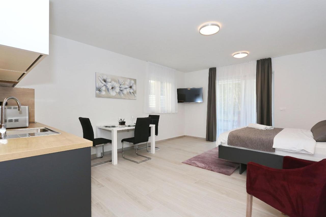 Villa Ankora 2 With Heated Pool Биоград на Мору Екстериор снимка