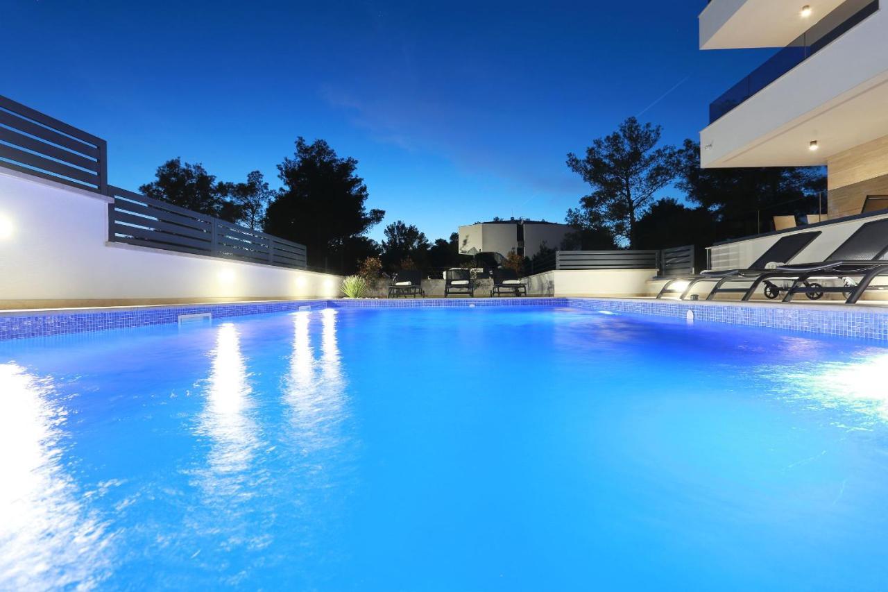 Villa Ankora 2 With Heated Pool Биоград на Мору Екстериор снимка